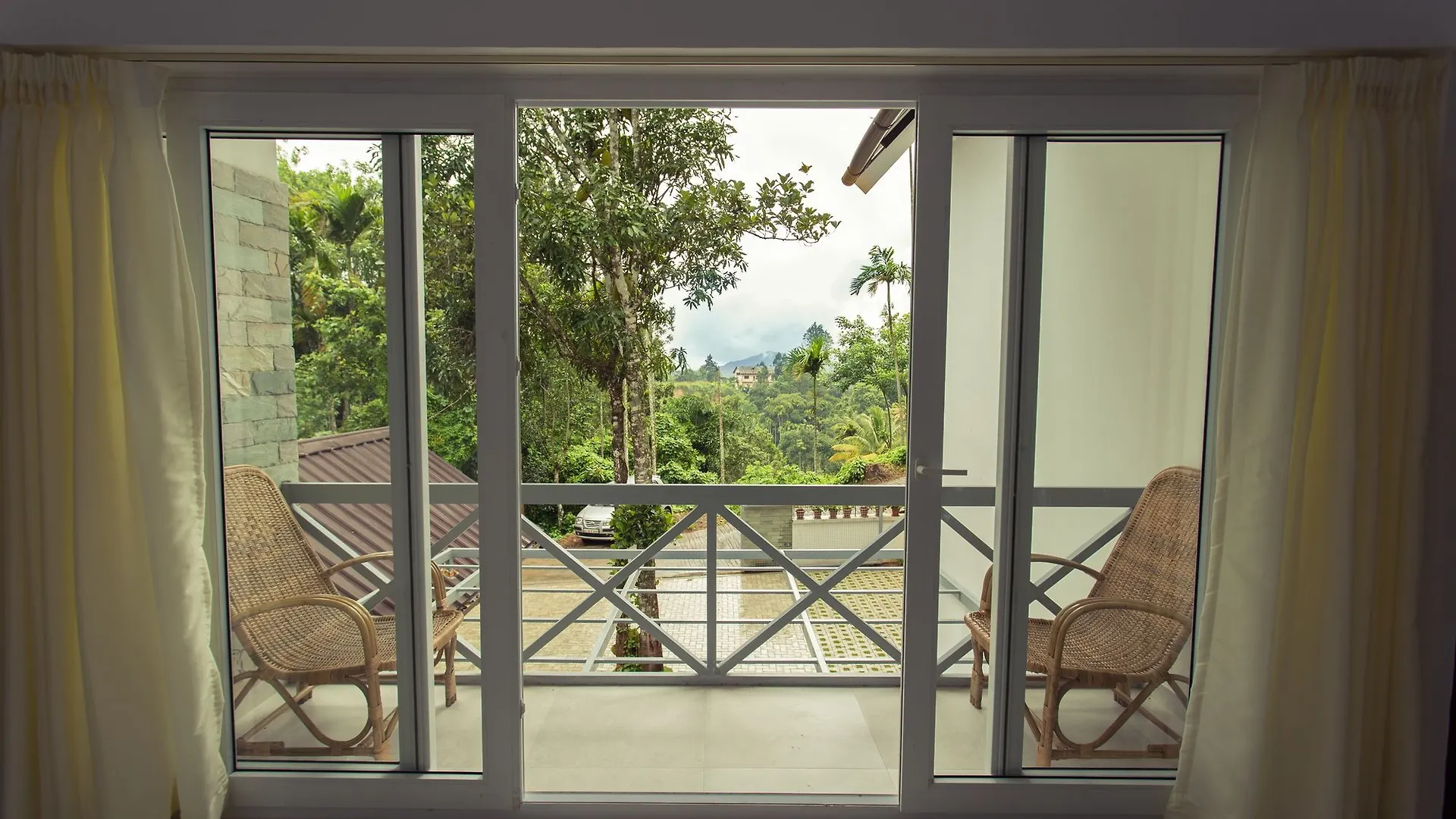 Crayons Guest House Munnar